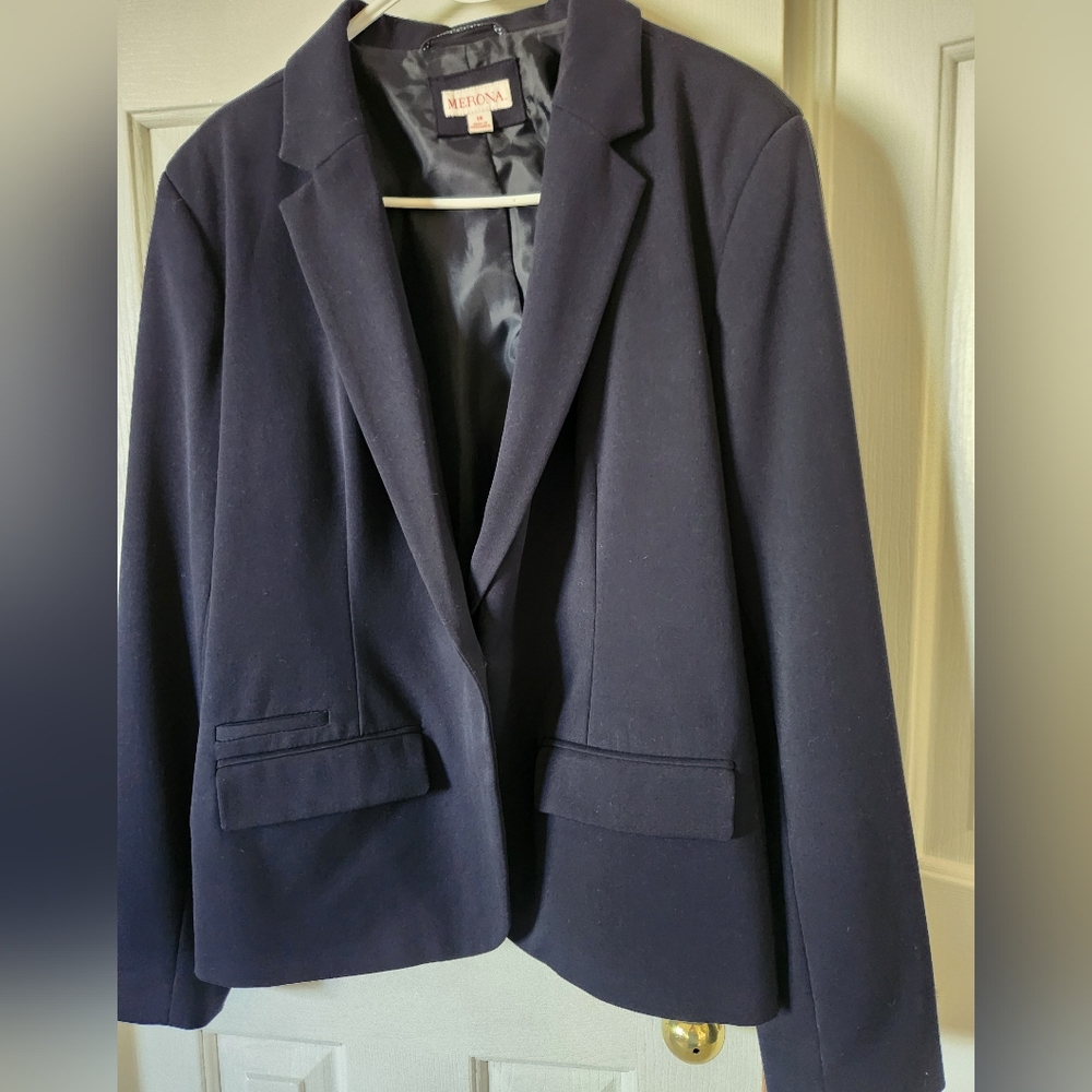 Navy blue womens blazer sz 18